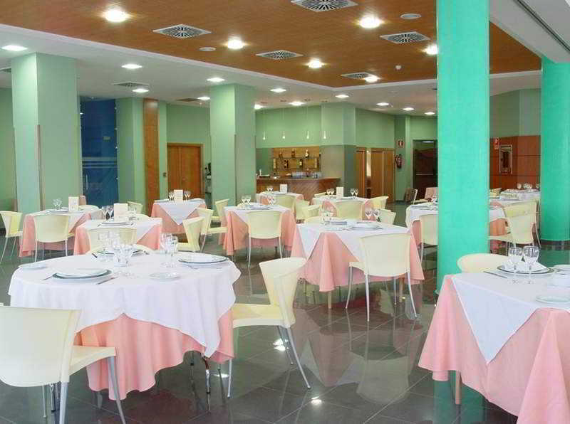 Hotel Silvota Lugo de Llanera Restaurant photo